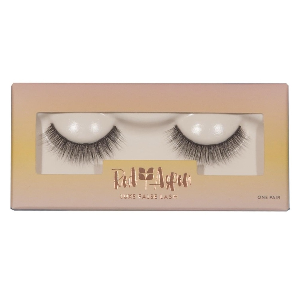 NWT Red Aspen Backstage Pass, Lashes